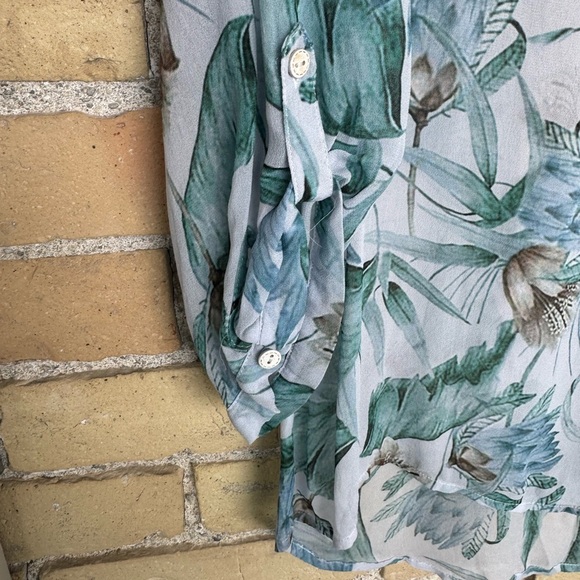 Nile Floral Blouse with Green and Blue Leaves - Picture 3 of 4